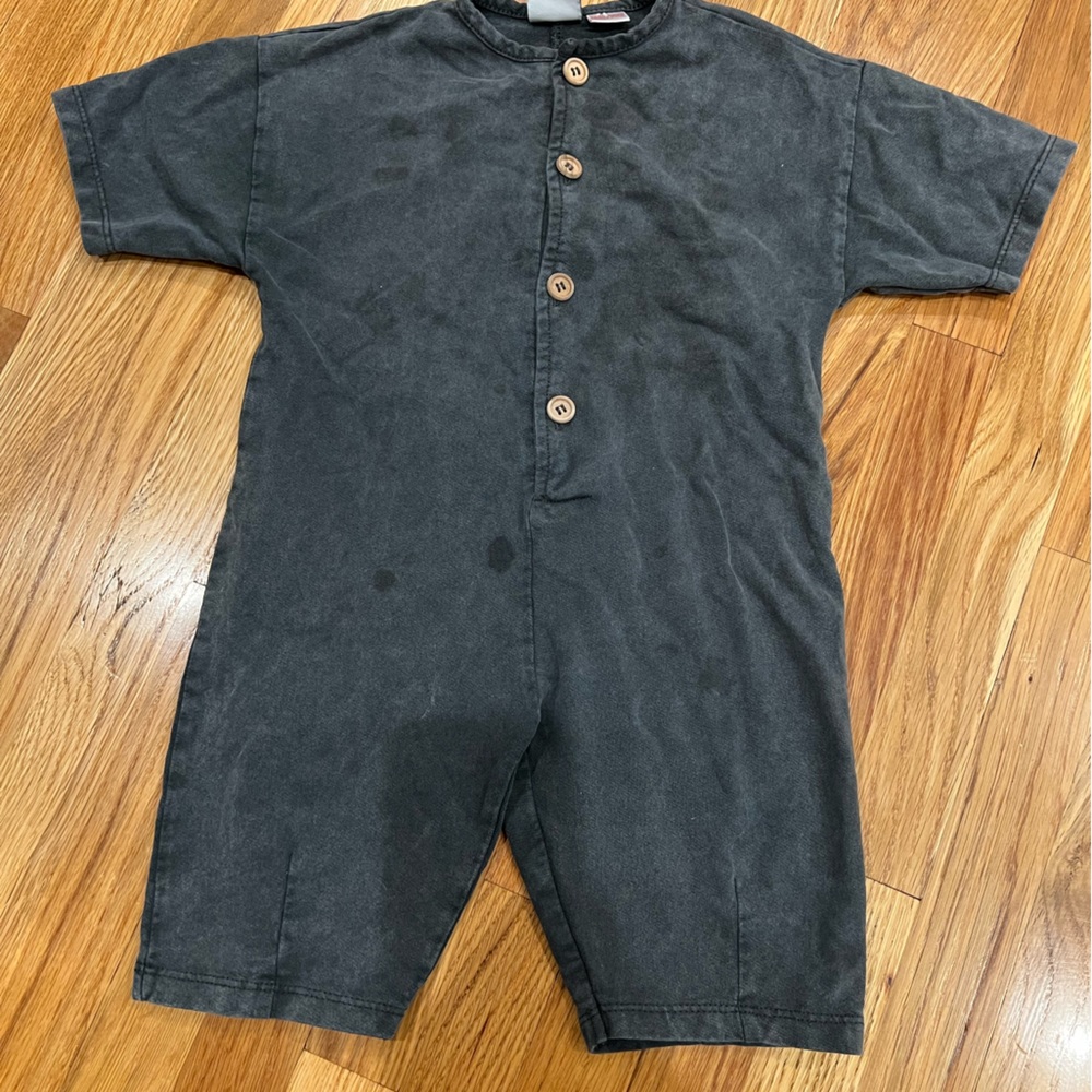 Zara Jumpsuit 9-12 months but runs big